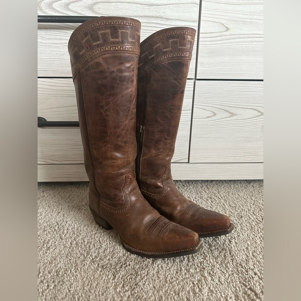Ariat Womens boots 8.5